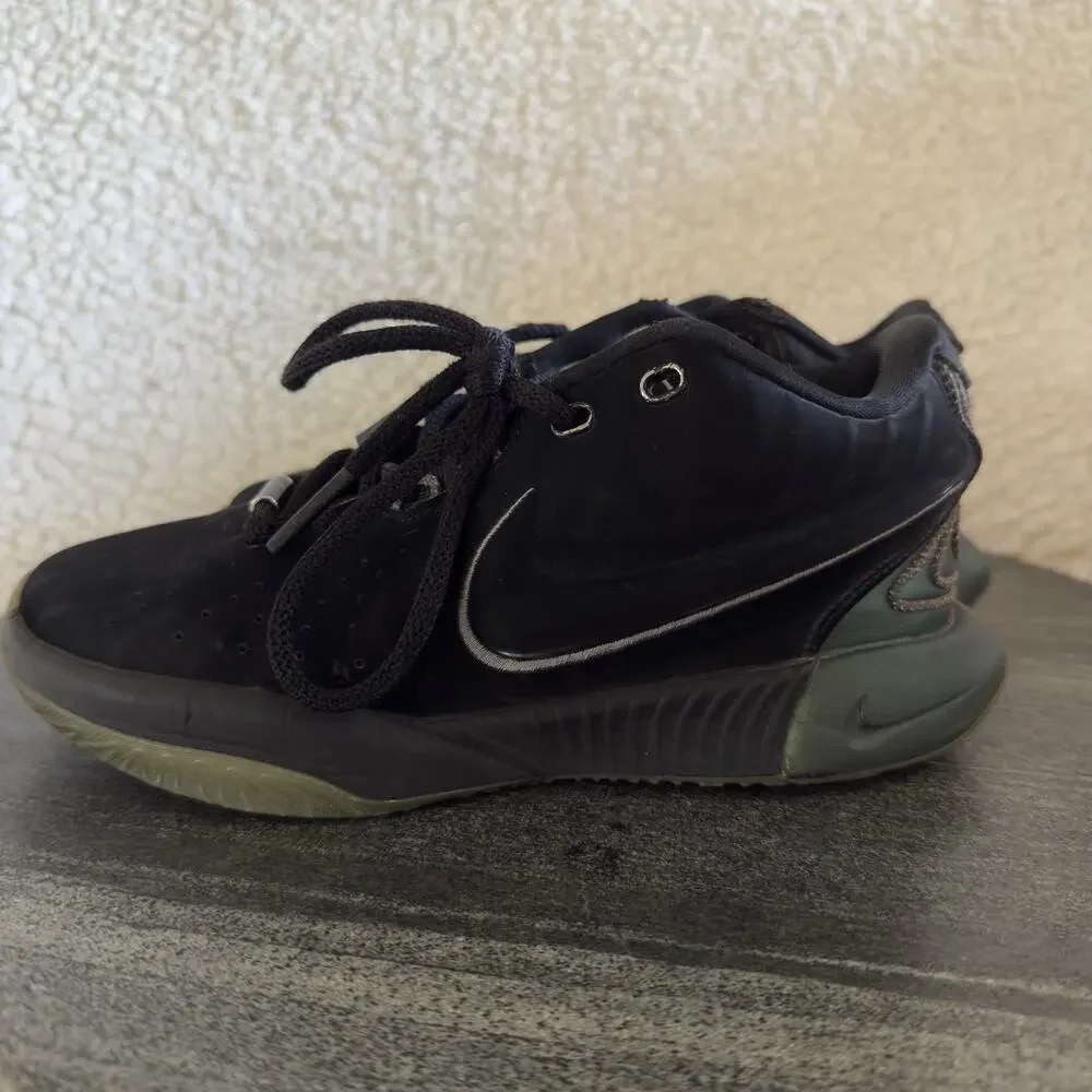 Nike Kids LeBron 21 Low Top‎ Lace-Up Sneaker Black Iron Grey Shoes Size 4Y